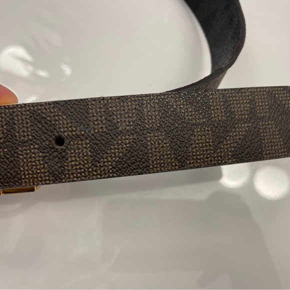 Women’s Reversible Michael Kors belt - Picture 3 of 4